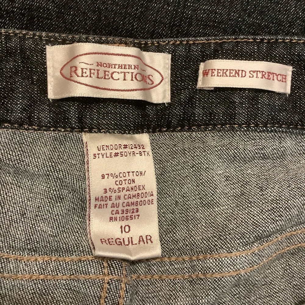 NORTHERN REFLECTIONS WEEKEND STRETCH DARK WASH BOOTCUT JEANS/ Size 10 Regular - Picture 10 of 10